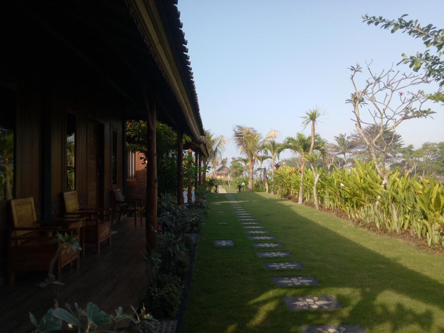 Emir Surfcamp