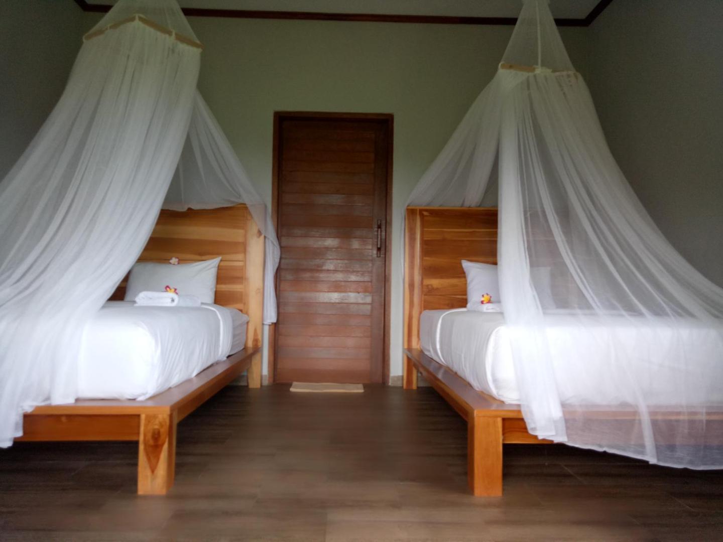 Emir Surfcamp
