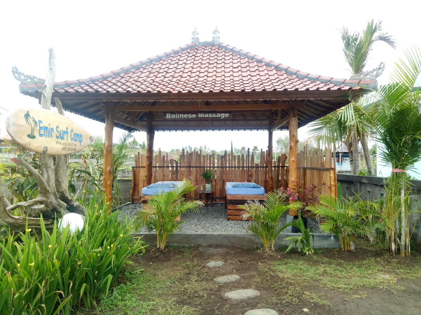 Emir Surfcamp