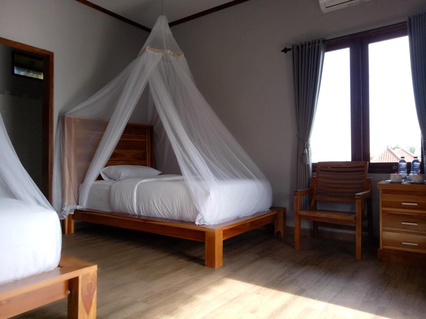 Emir Surfcamp