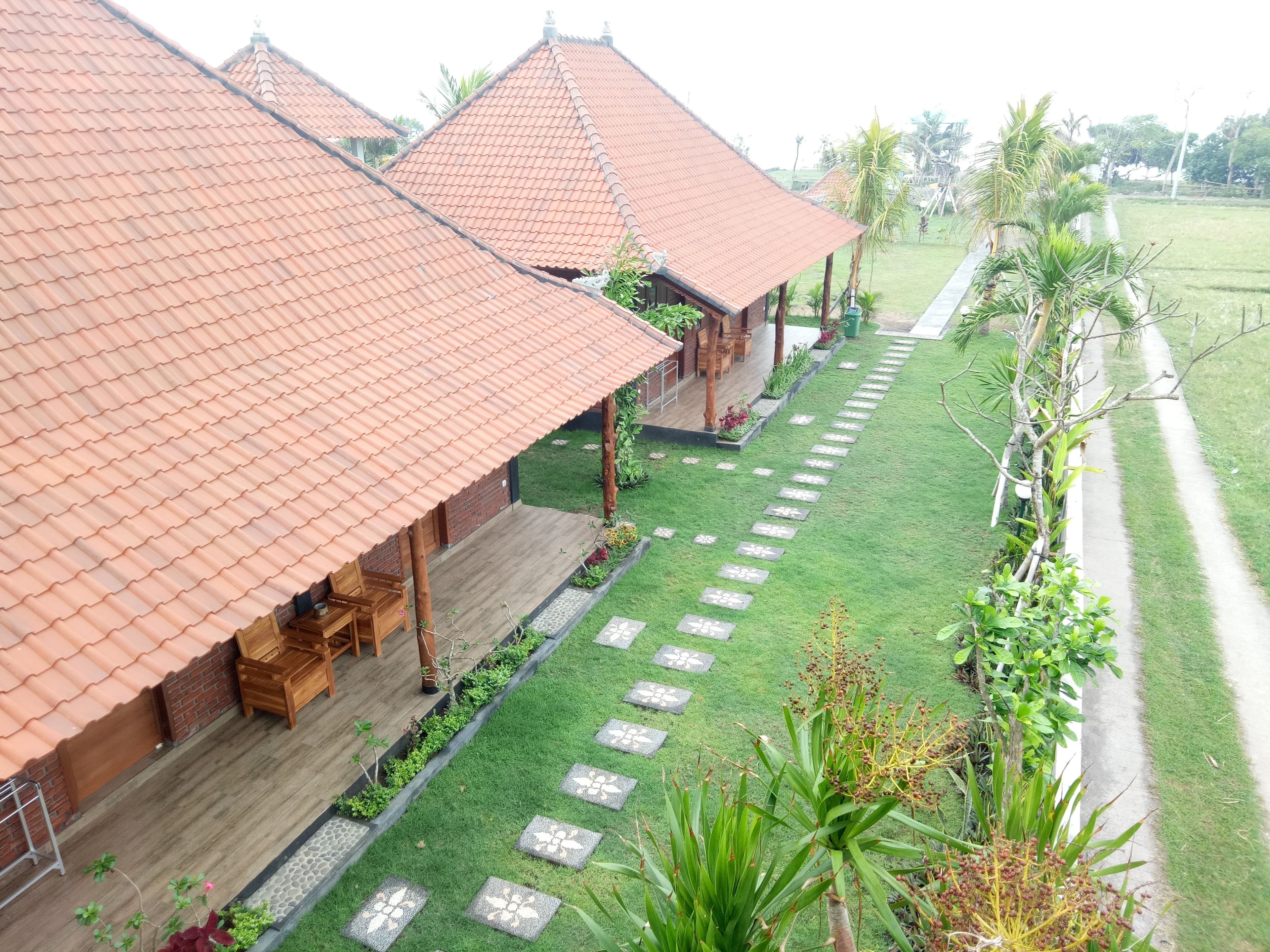Emir Surfcamp