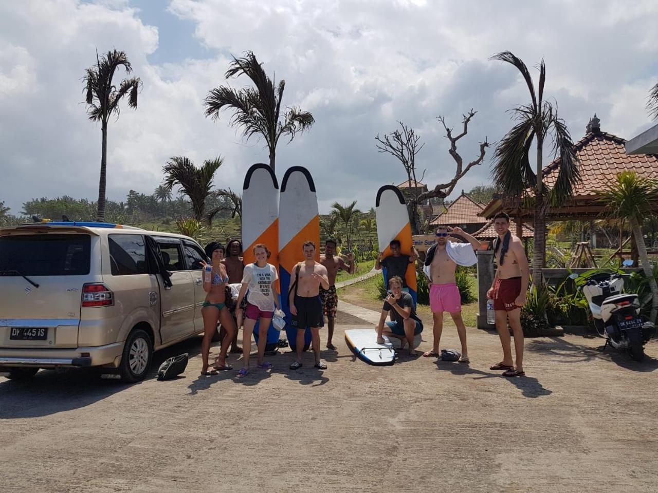 Emir Surfcamp