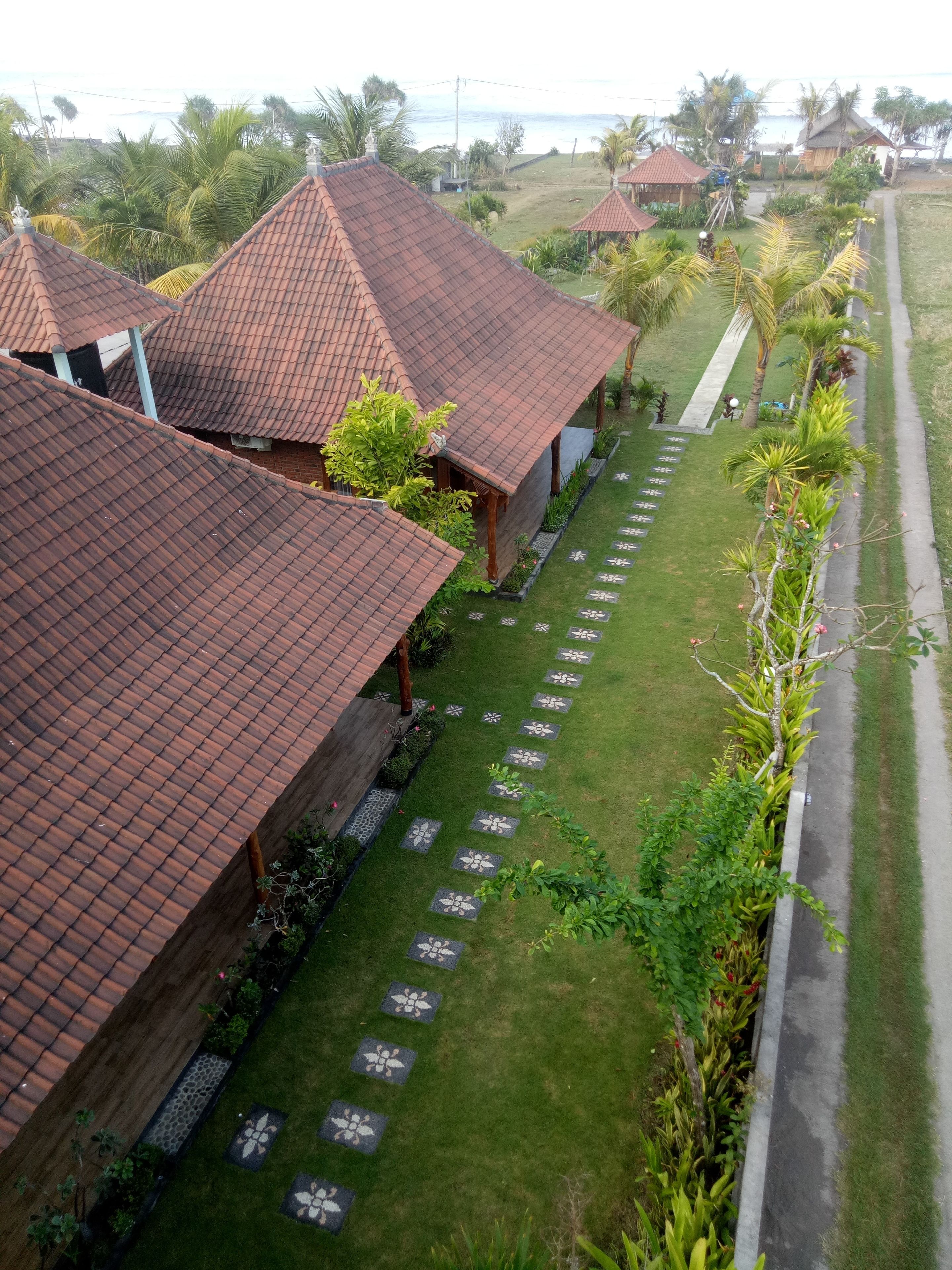 Emir Surfcamp