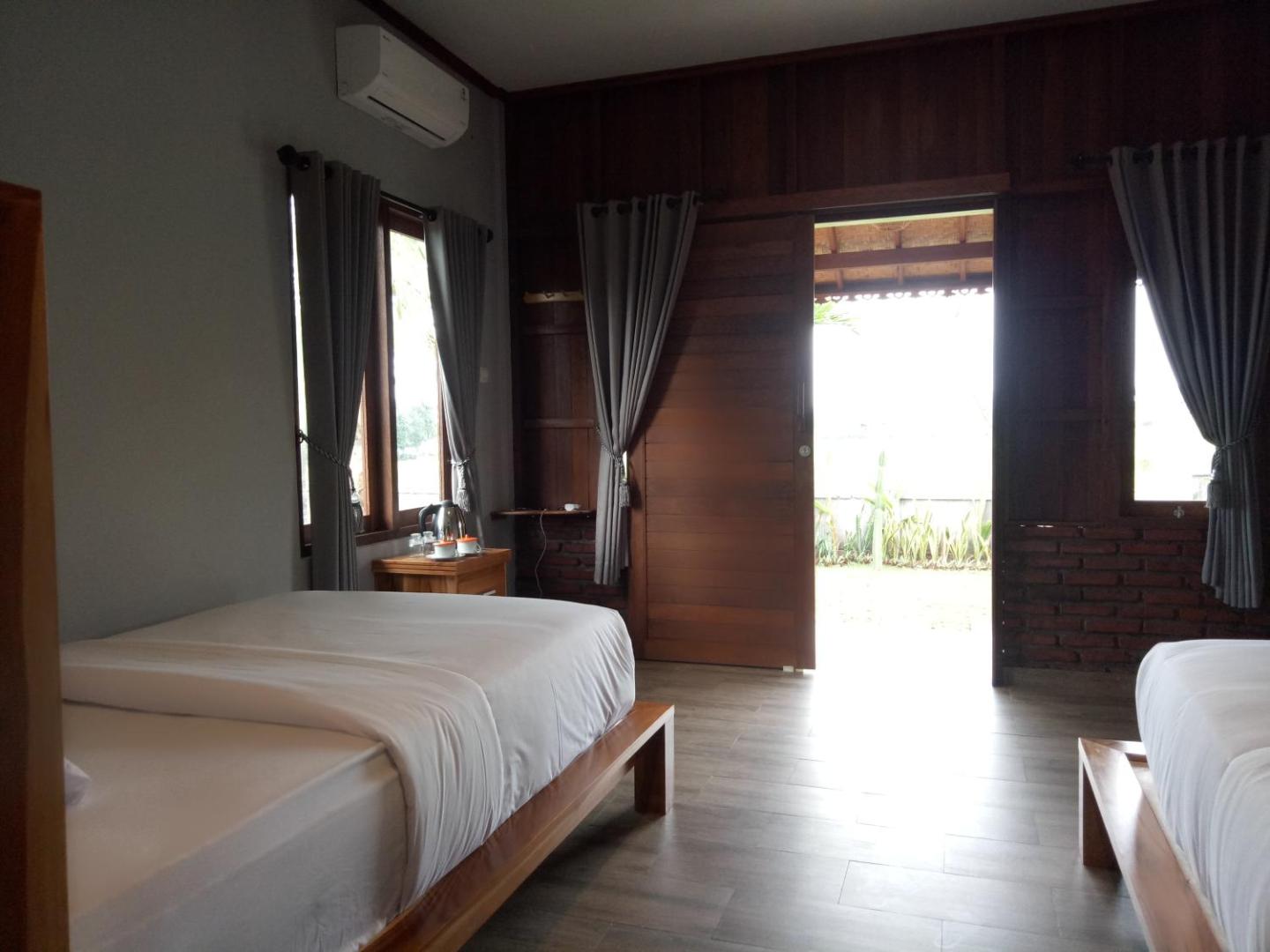Emir Surfcamp