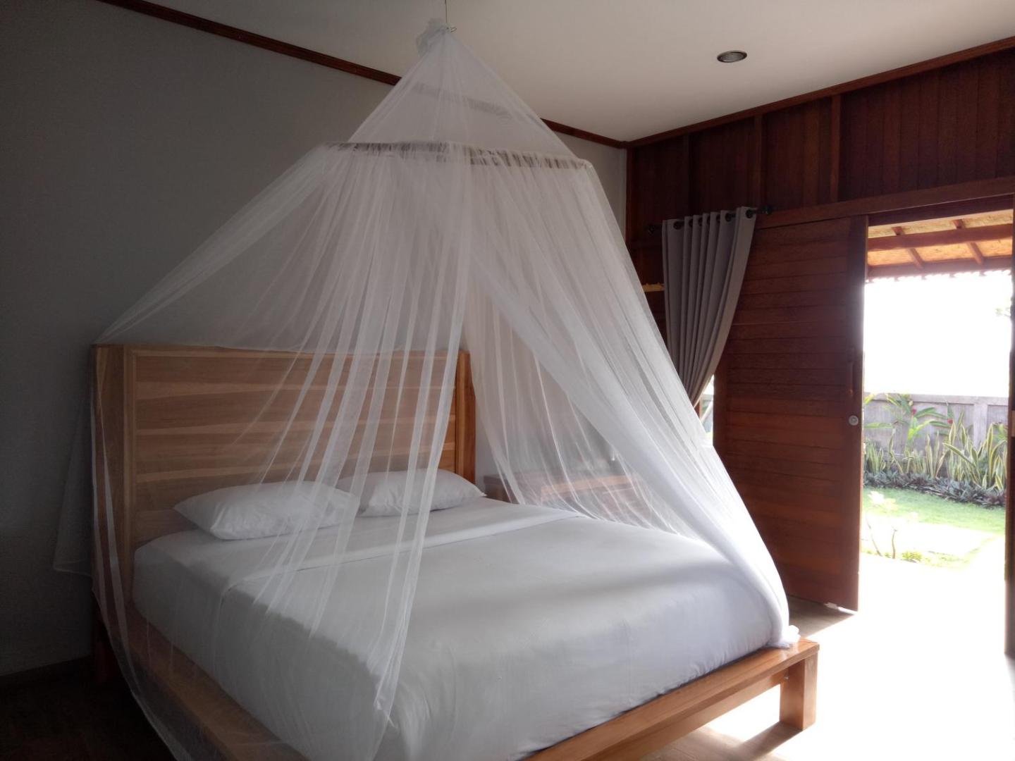 Emir Surfcamp