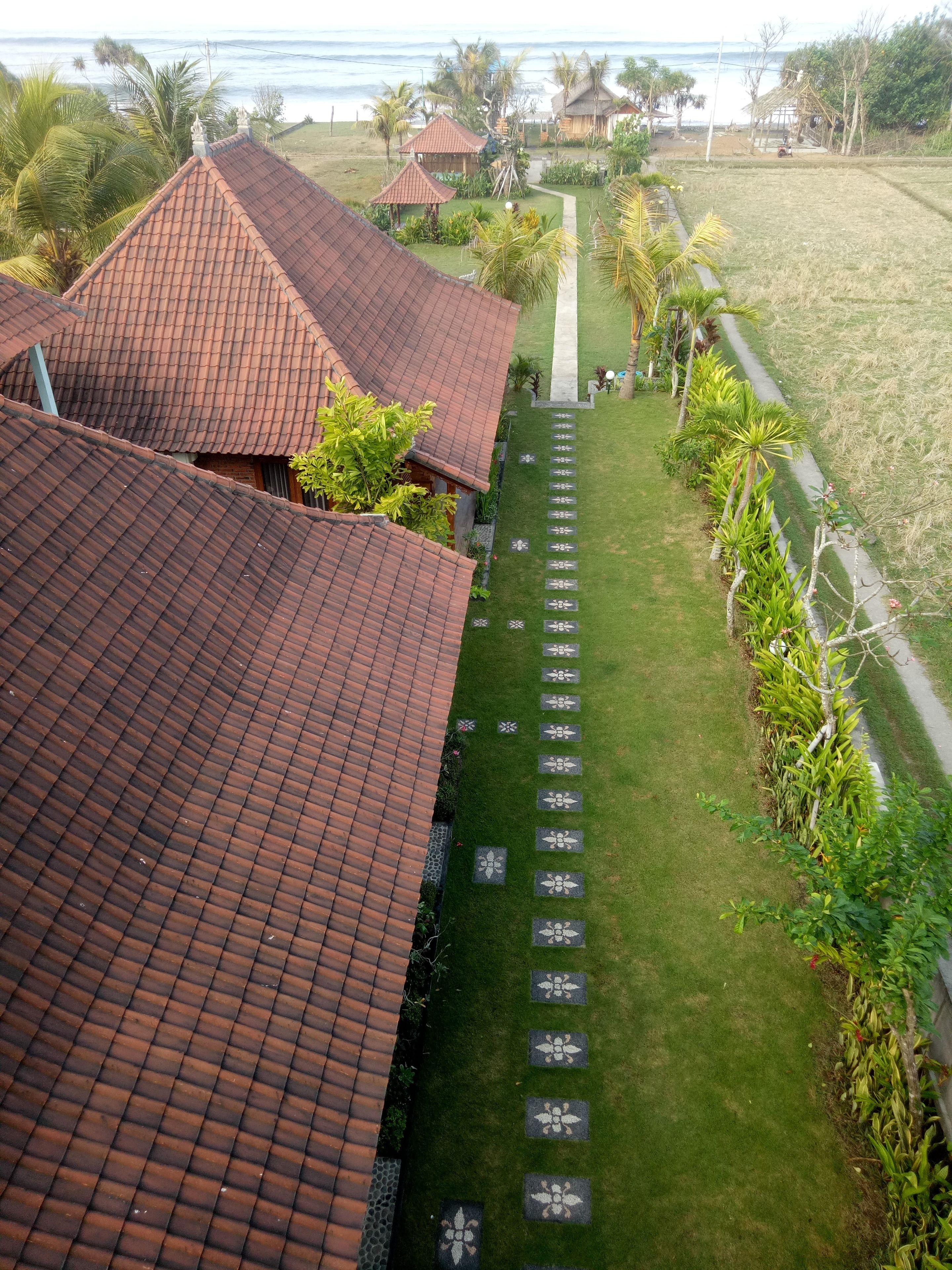 Emir Surfcamp