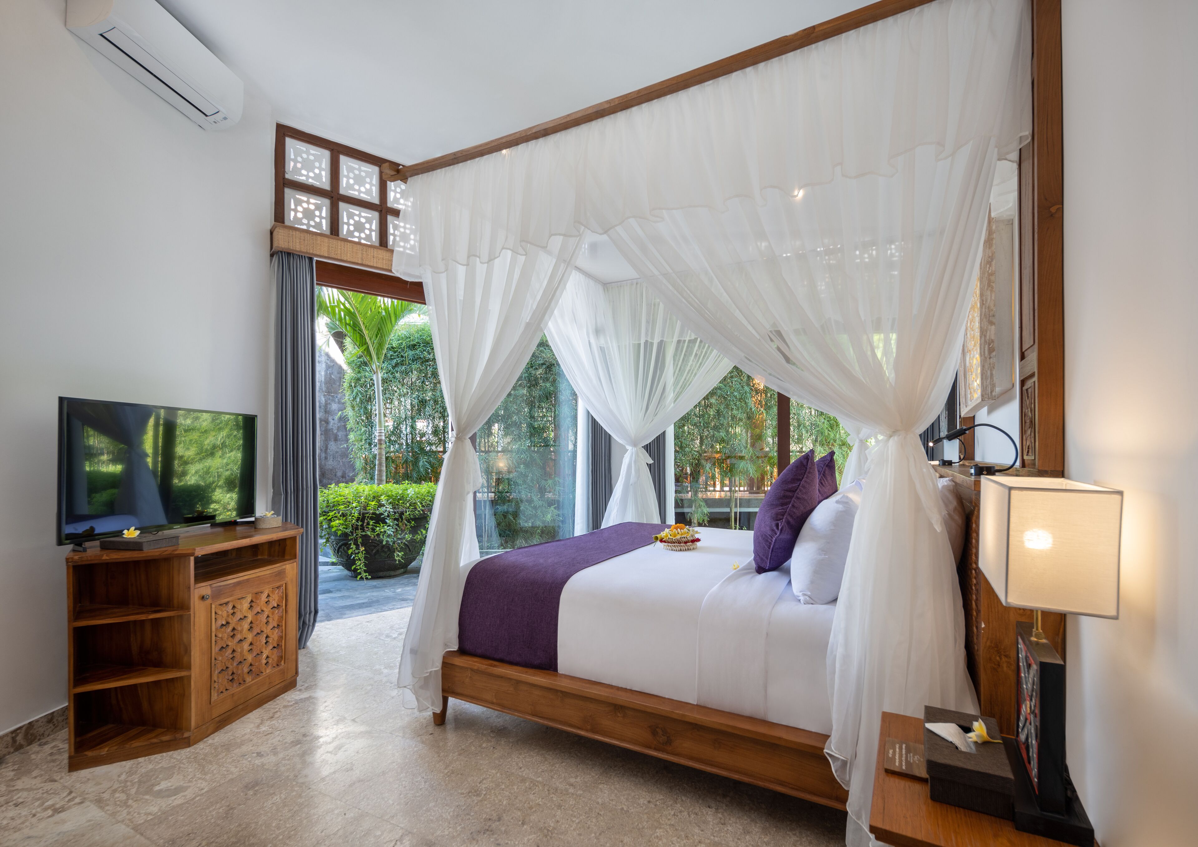Swan Paradise a Pramana Experience
