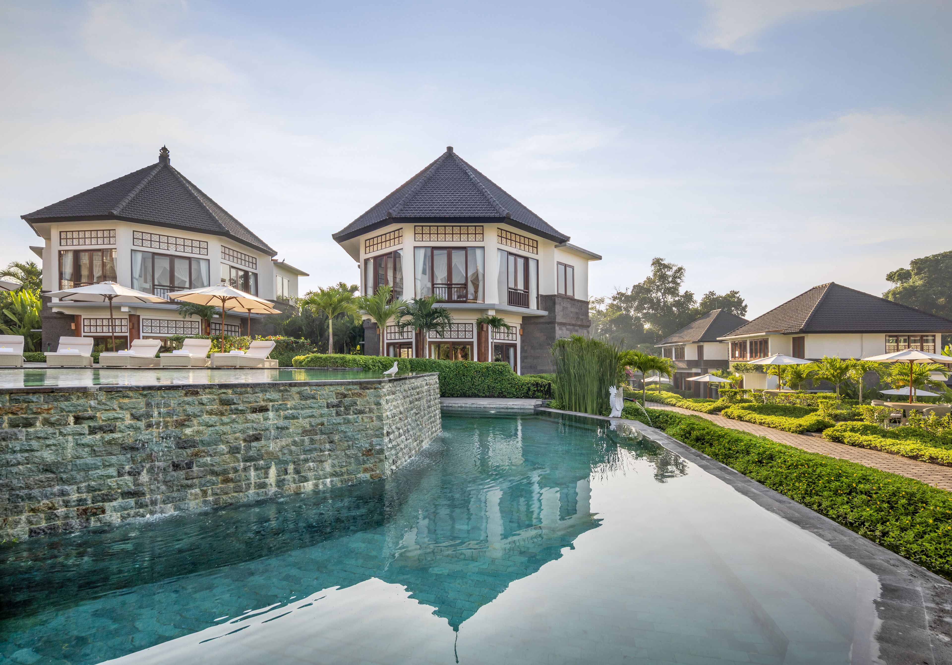 Swan Paradise a Pramana Experience
