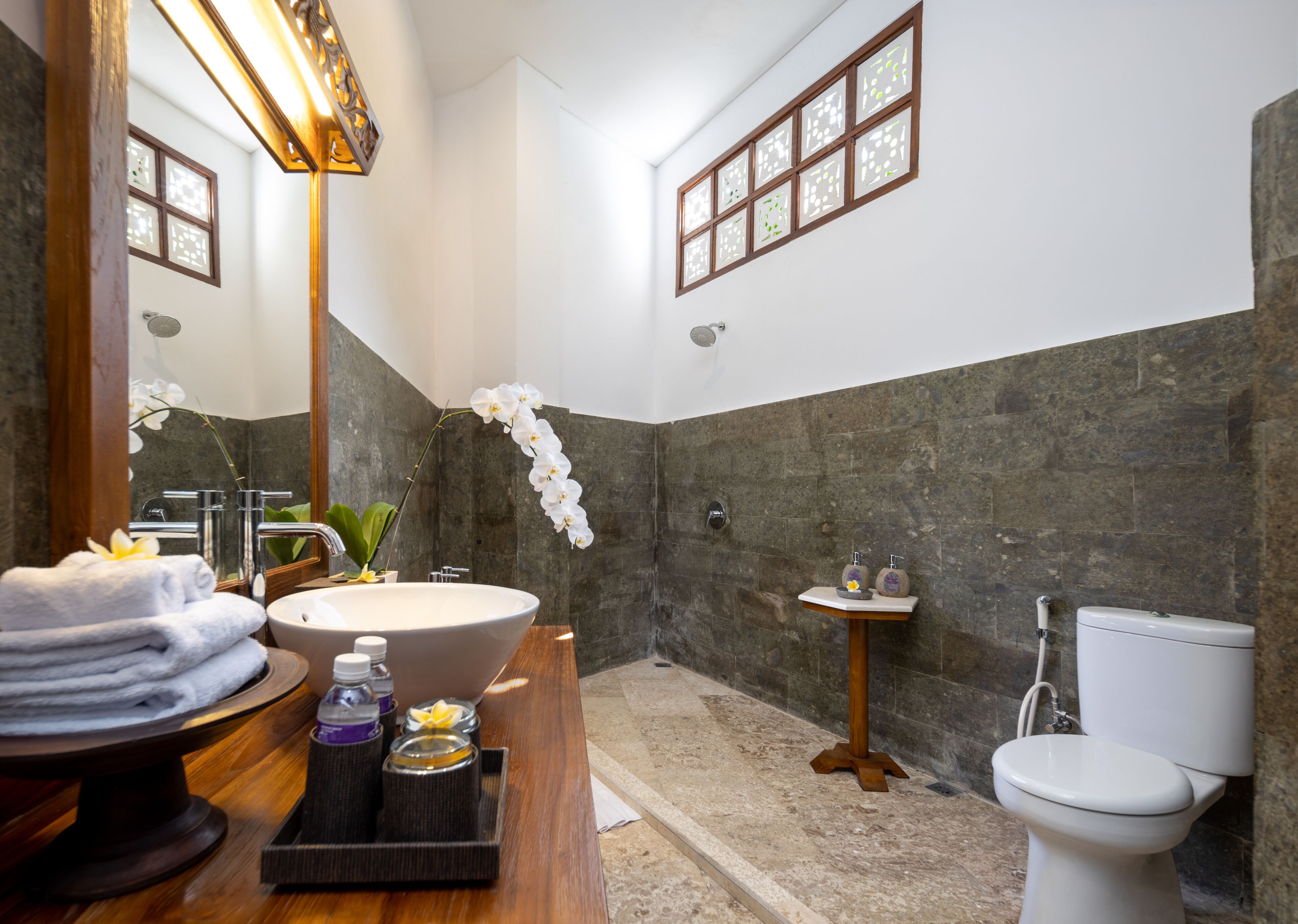 Swan Paradise a Pramana Experience
