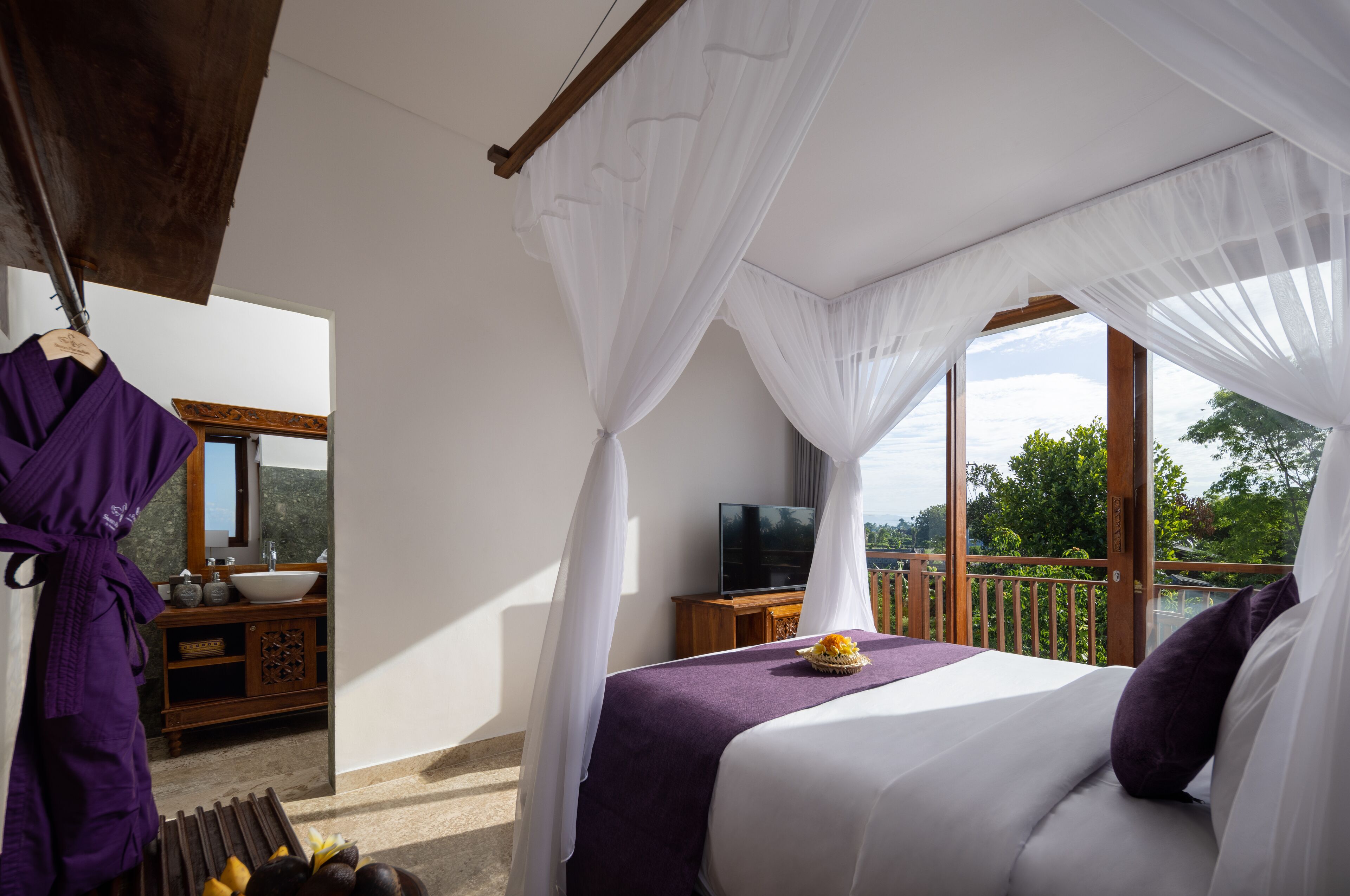 Swan Paradise a Pramana Experience