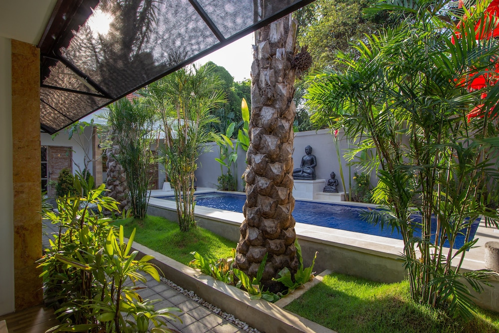 Bali Komang Guest House