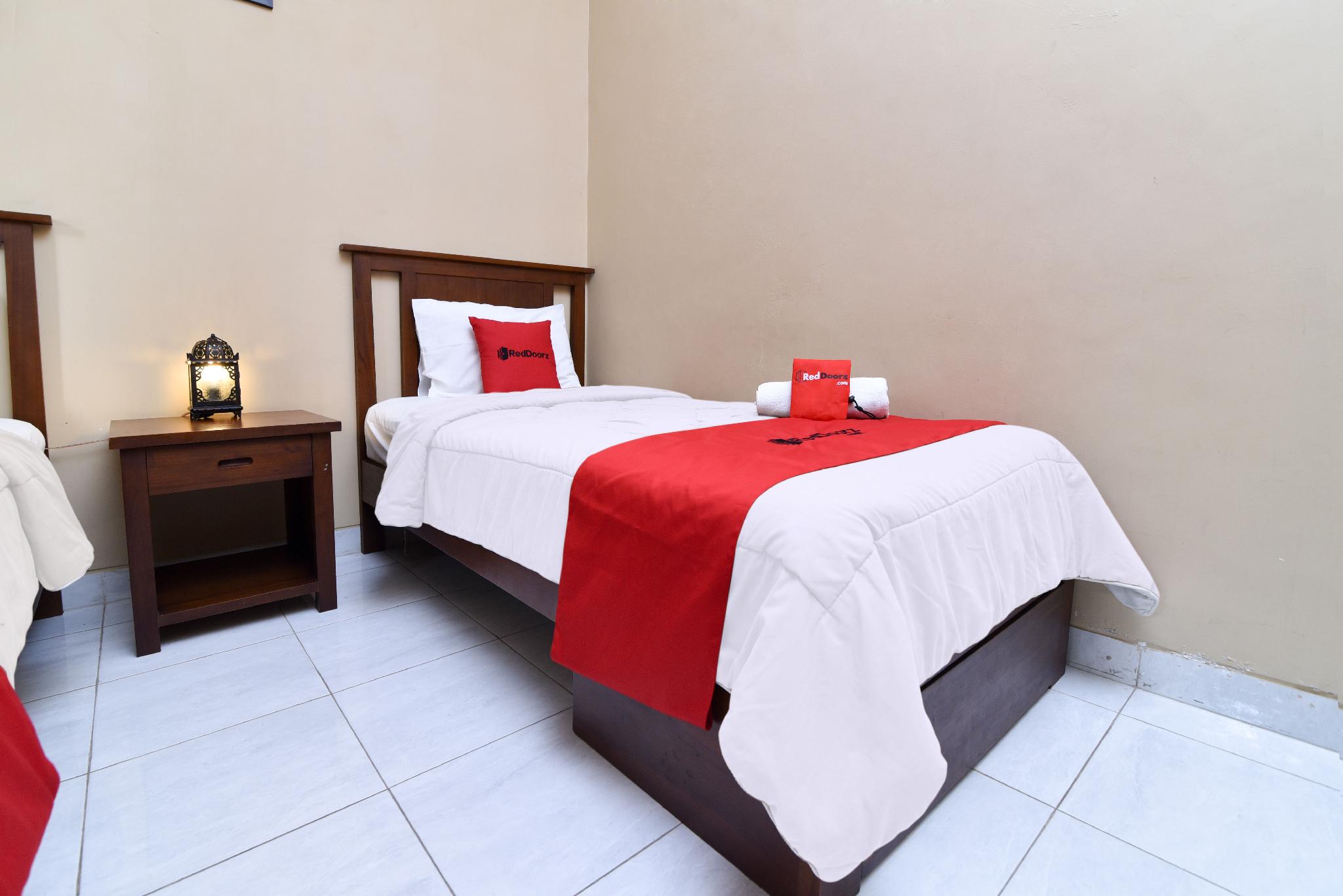 D'joemah Nadja Homestay by RedDoorz