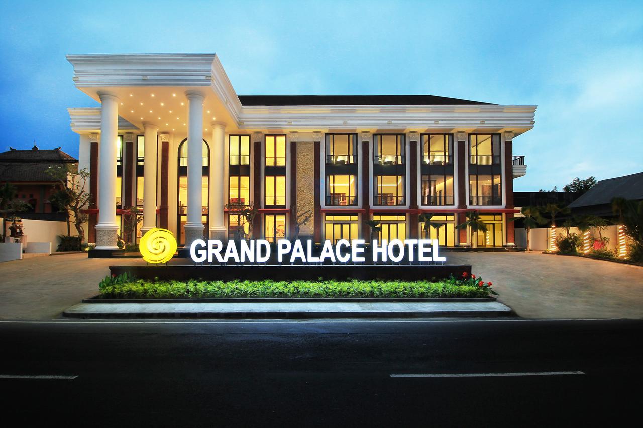 Grand Palace Hotel
