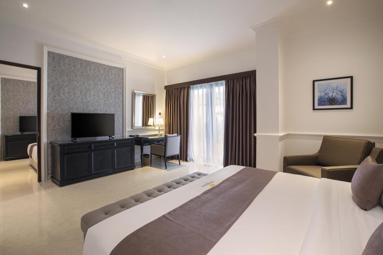 Grand Palace Hotel