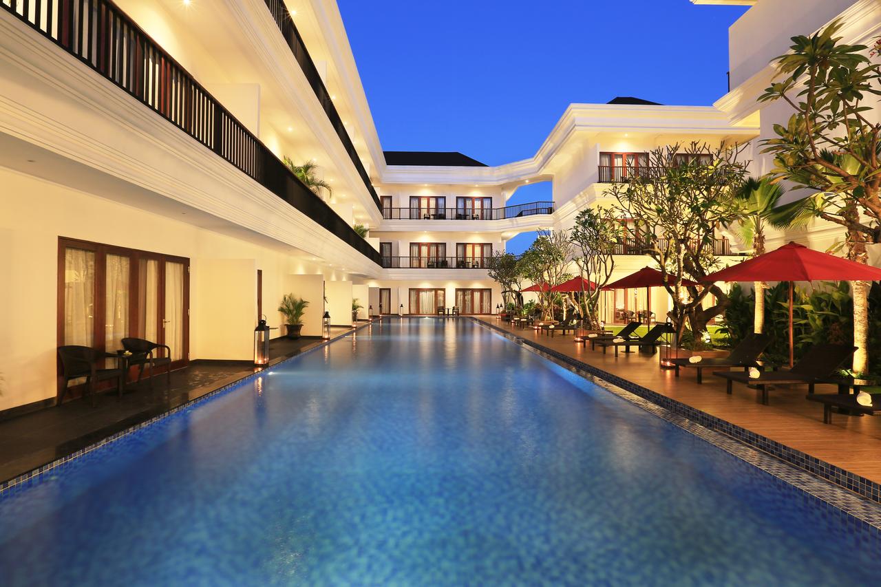 Grand Palace Hotel