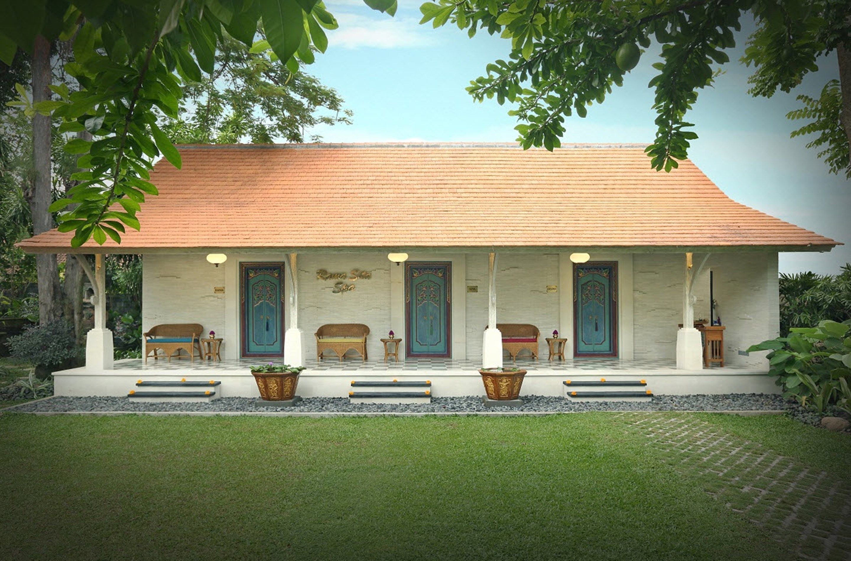 Griya Santrian Resort