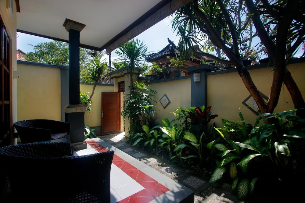 Hotel Jati and Home Stay