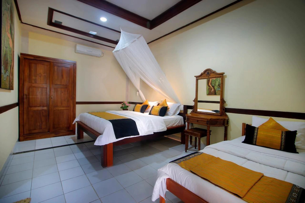 Hotel Jati and Home Stay