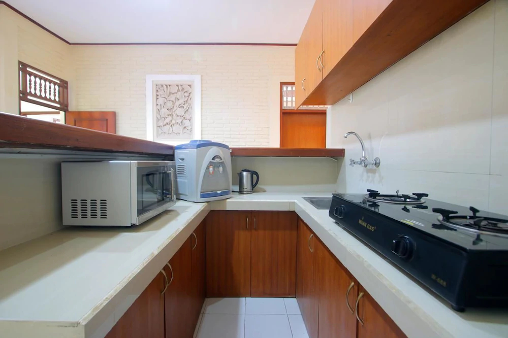 Hotel Jati and Home Stay
