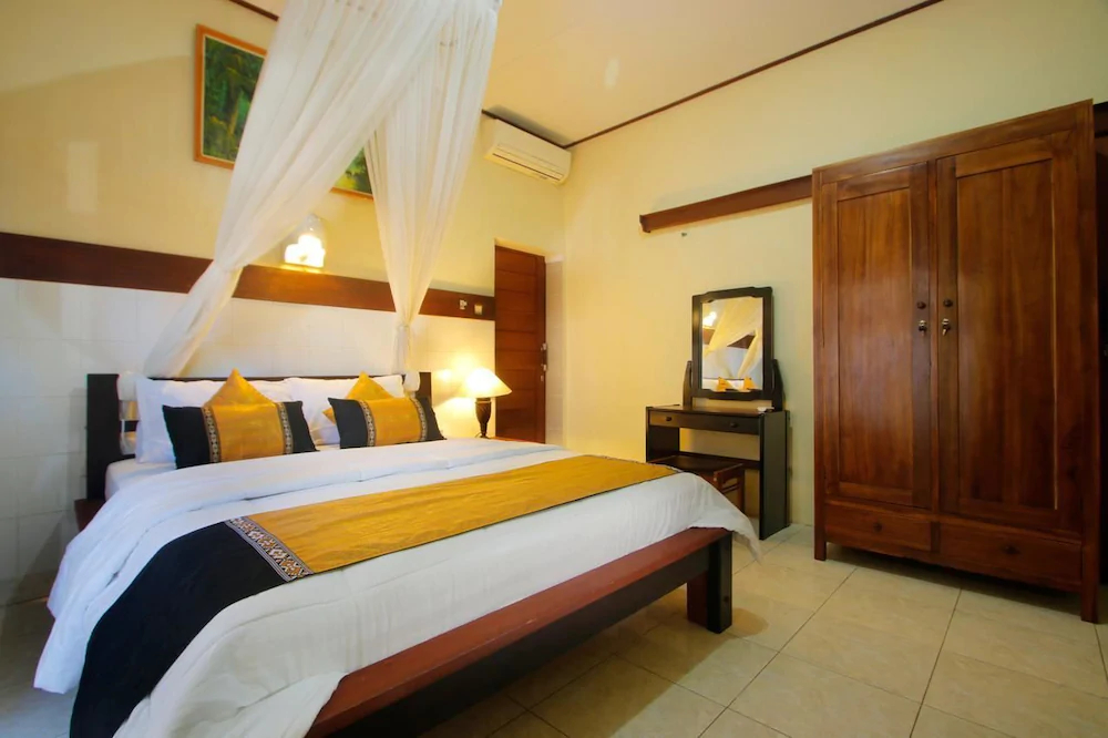 Hotel Jati and Home Stay
