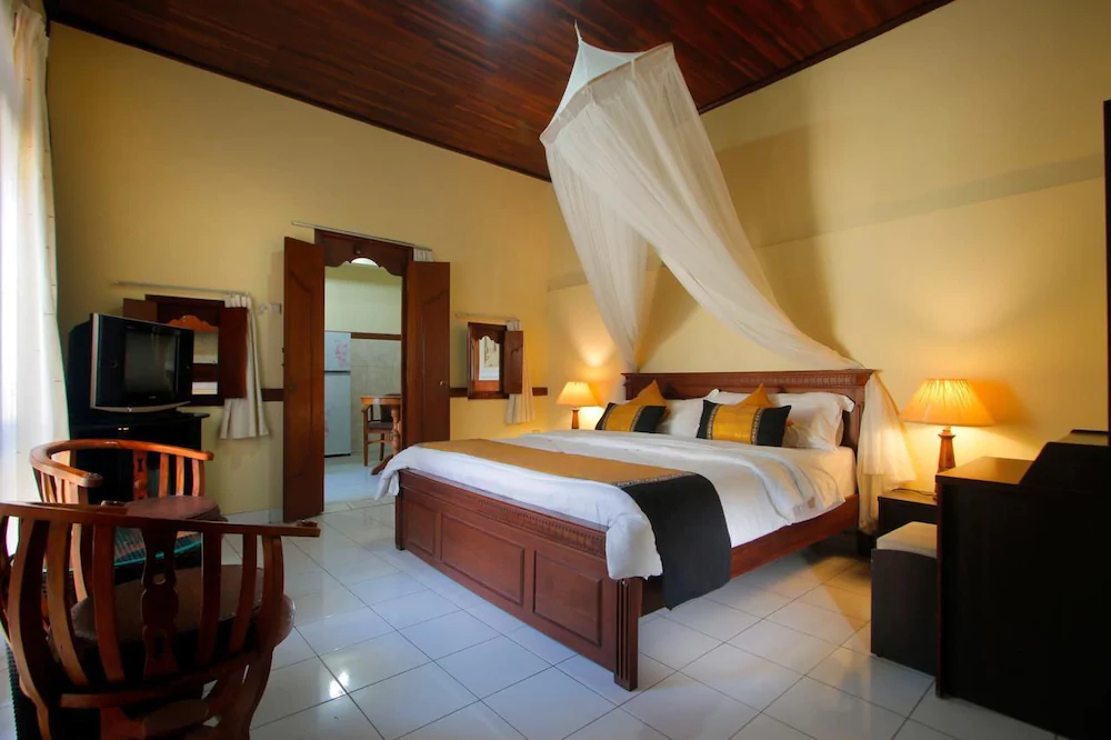 Hotel Jati and Home Stay