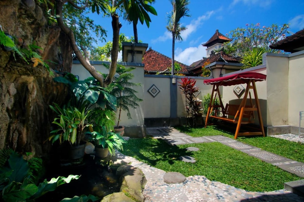 Hotel Jati and Home Stay
