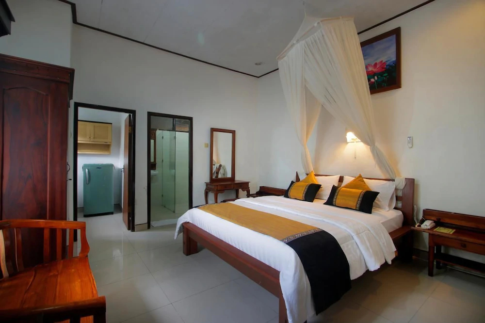Hotel Jati and Home Stay