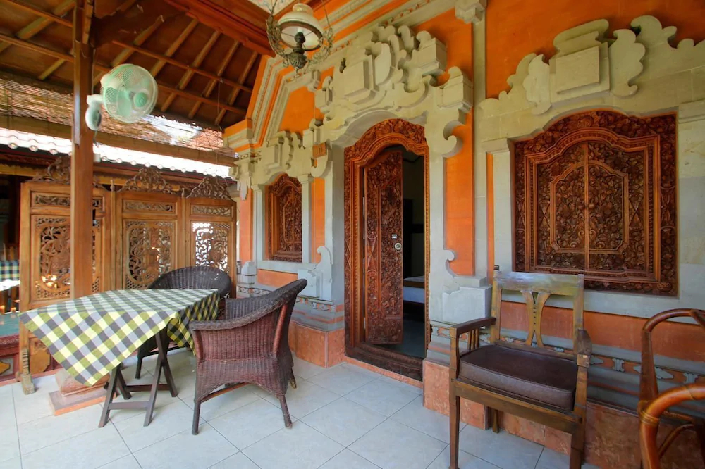 Hotel Jati and Home Stay