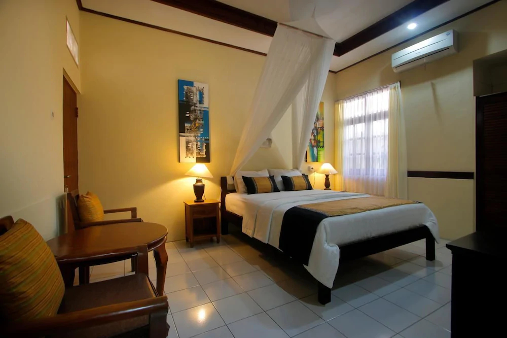 Hotel Jati and Home Stay