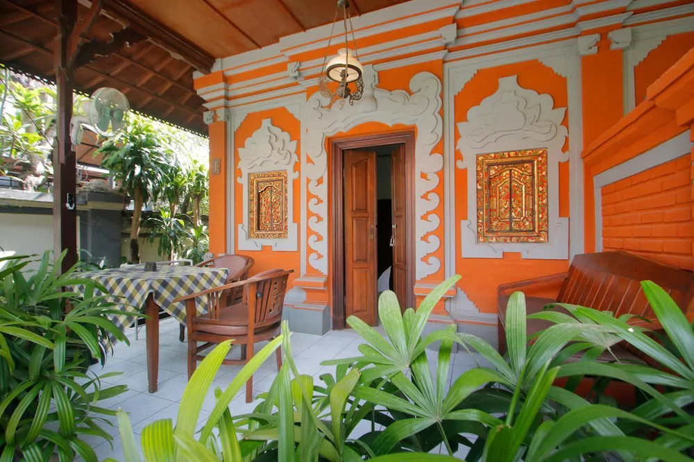Hotel Jati and Home Stay