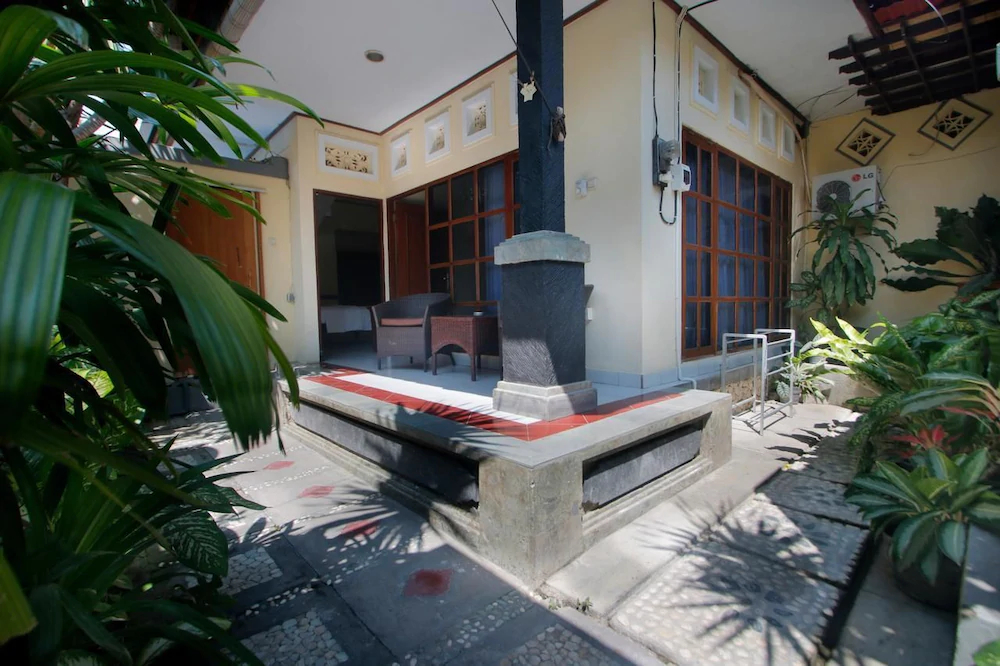 Hotel Jati and Home Stay