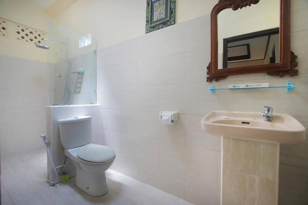 Hotel Jati and Home Stay