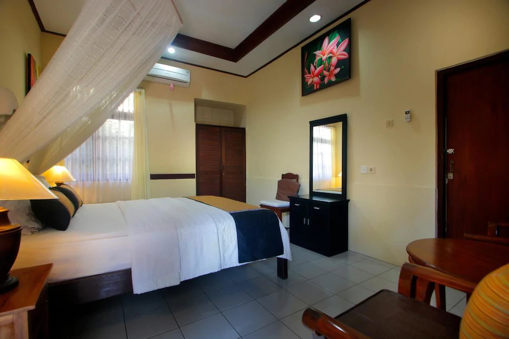 Hotel Jati and Home Stay