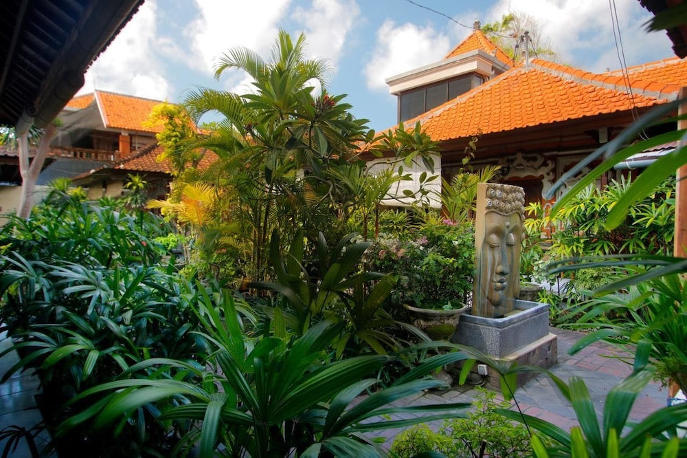 Hotel Jati and Home Stay