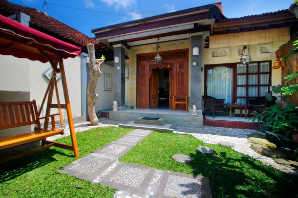 Hotel Jati and Home Stay