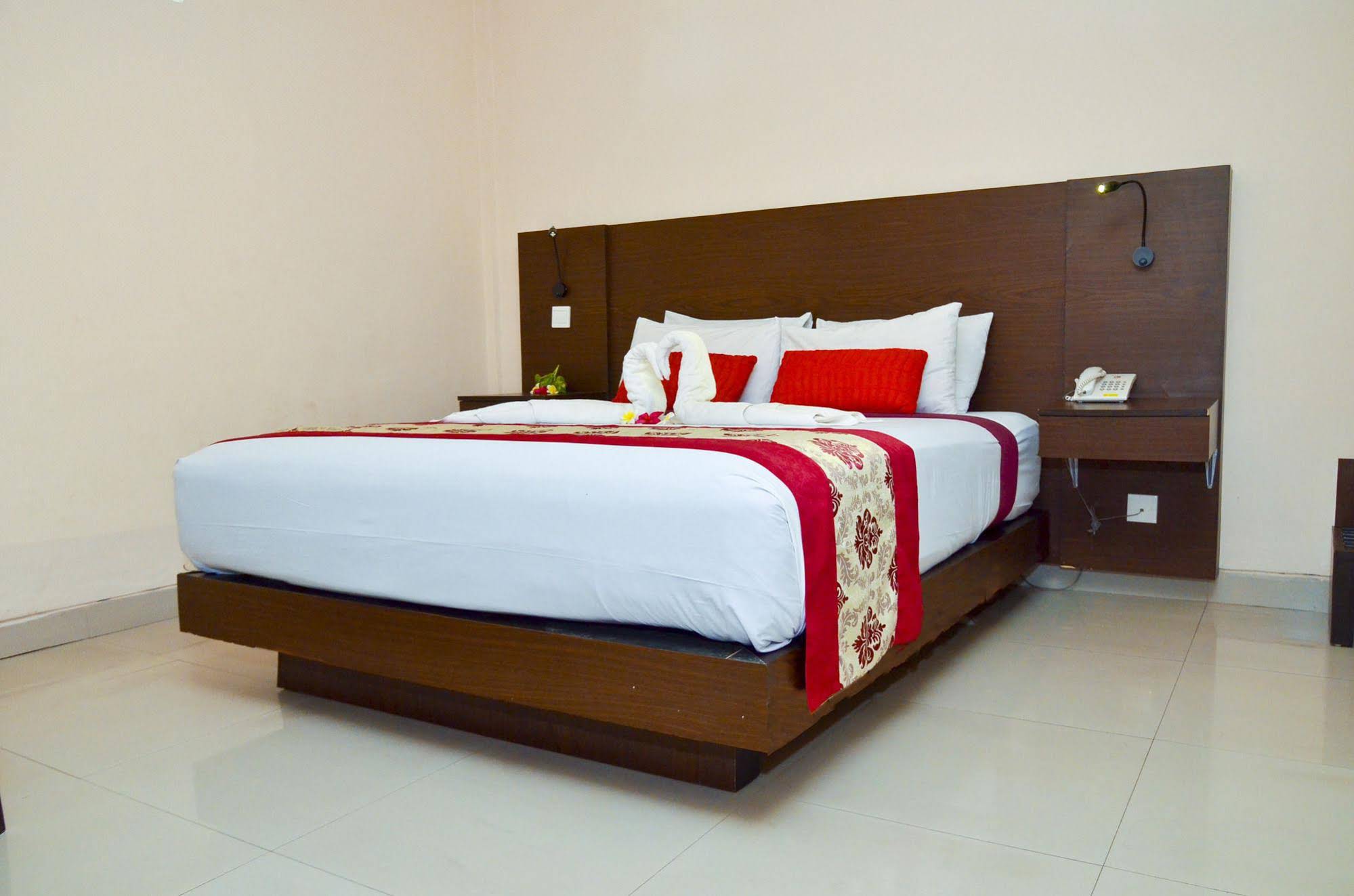 Indi Hotel