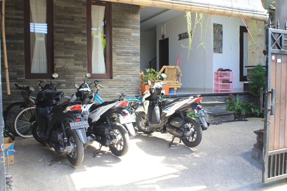 Suwardika Homestay & Dormitory
