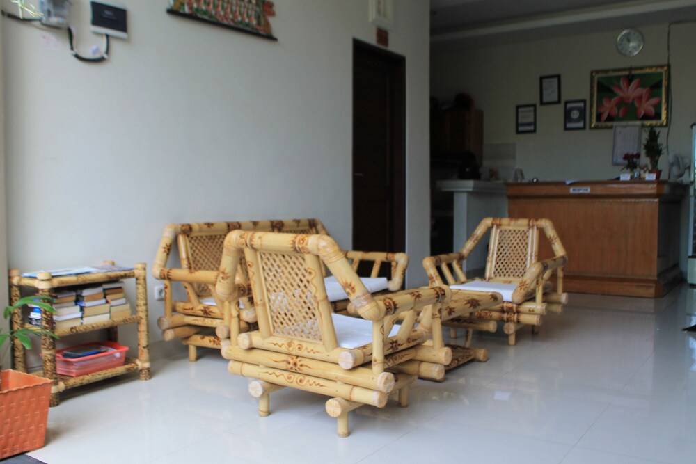 Suwardika Homestay & Dormitory