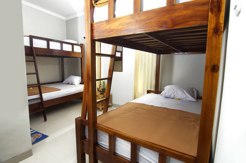 Suwardika Homestay & Dormitory