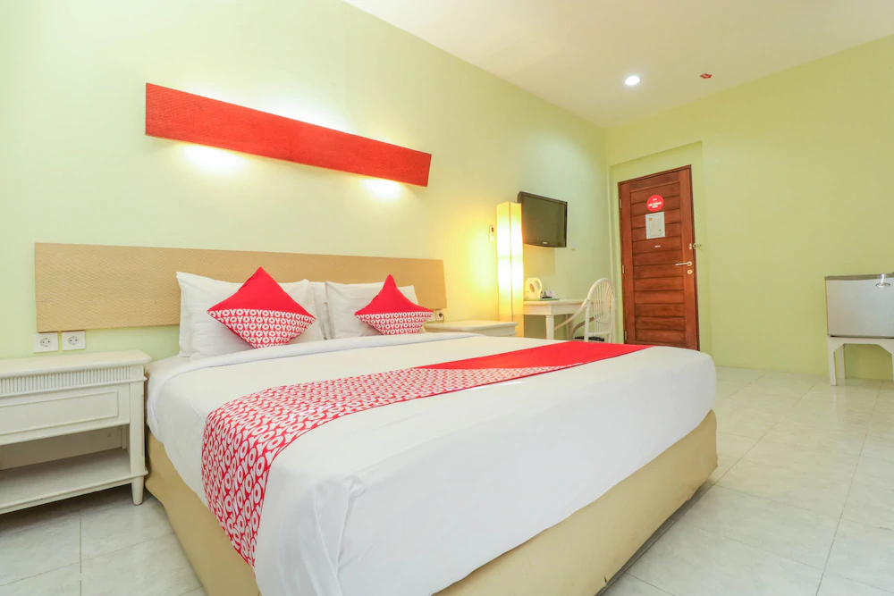 The Sunrise by OYO Rooms