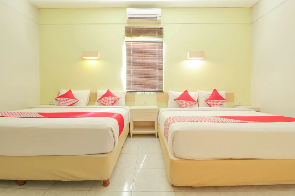 The Sunrise by OYO Rooms