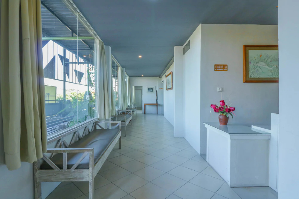 The Sunrise by OYO Rooms