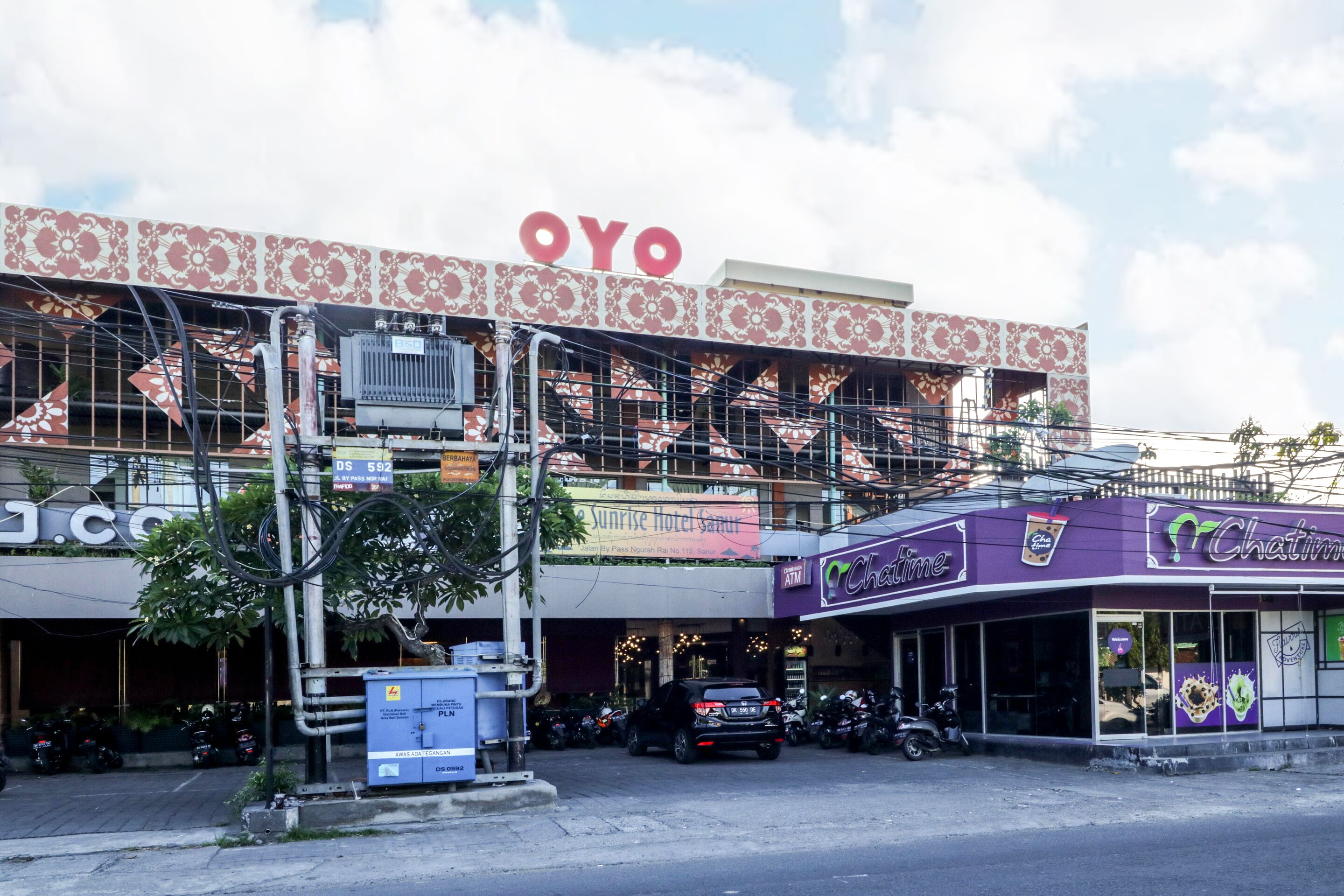 The Sunrise by OYO Rooms