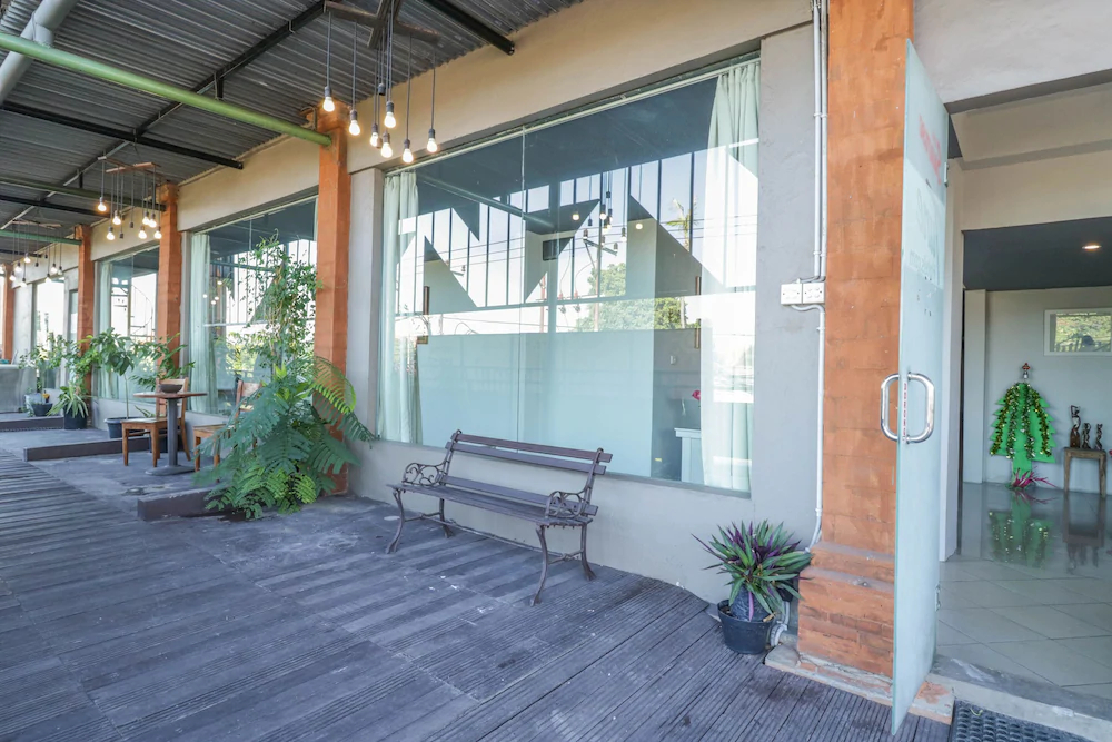 The Sunrise by OYO Rooms
