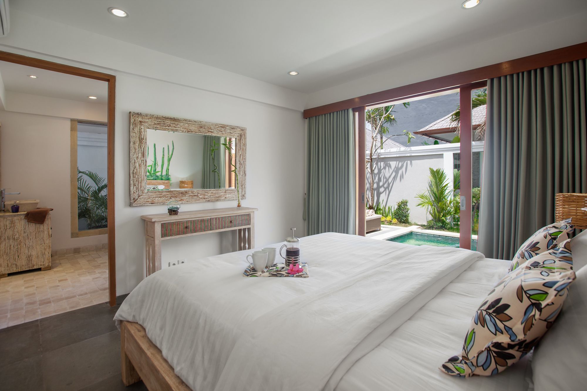 Two Lizards Sanur Beach Villas