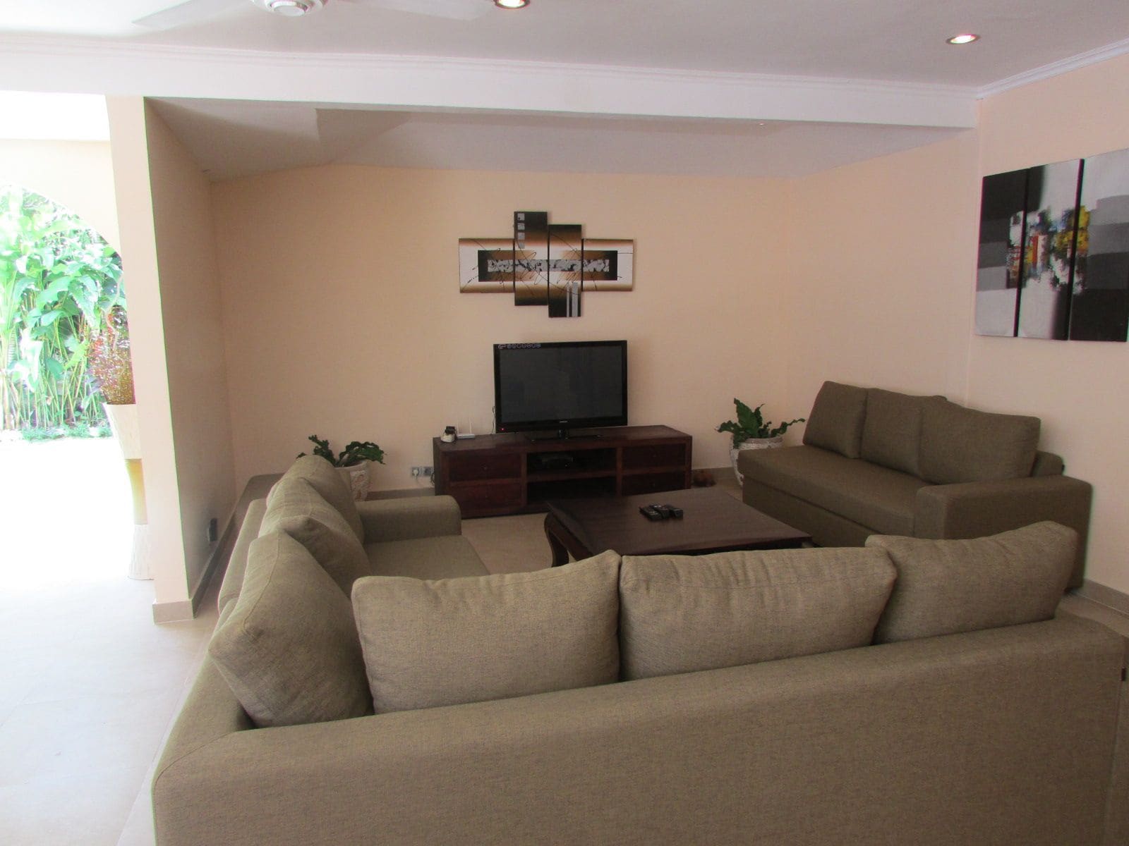 Aisha Family Villa