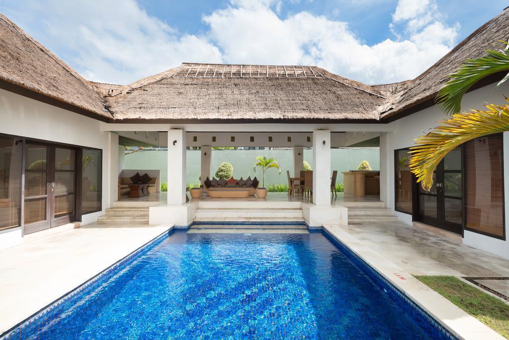 Bvilla + Pool