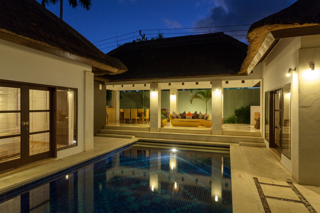 Bvilla + Pool