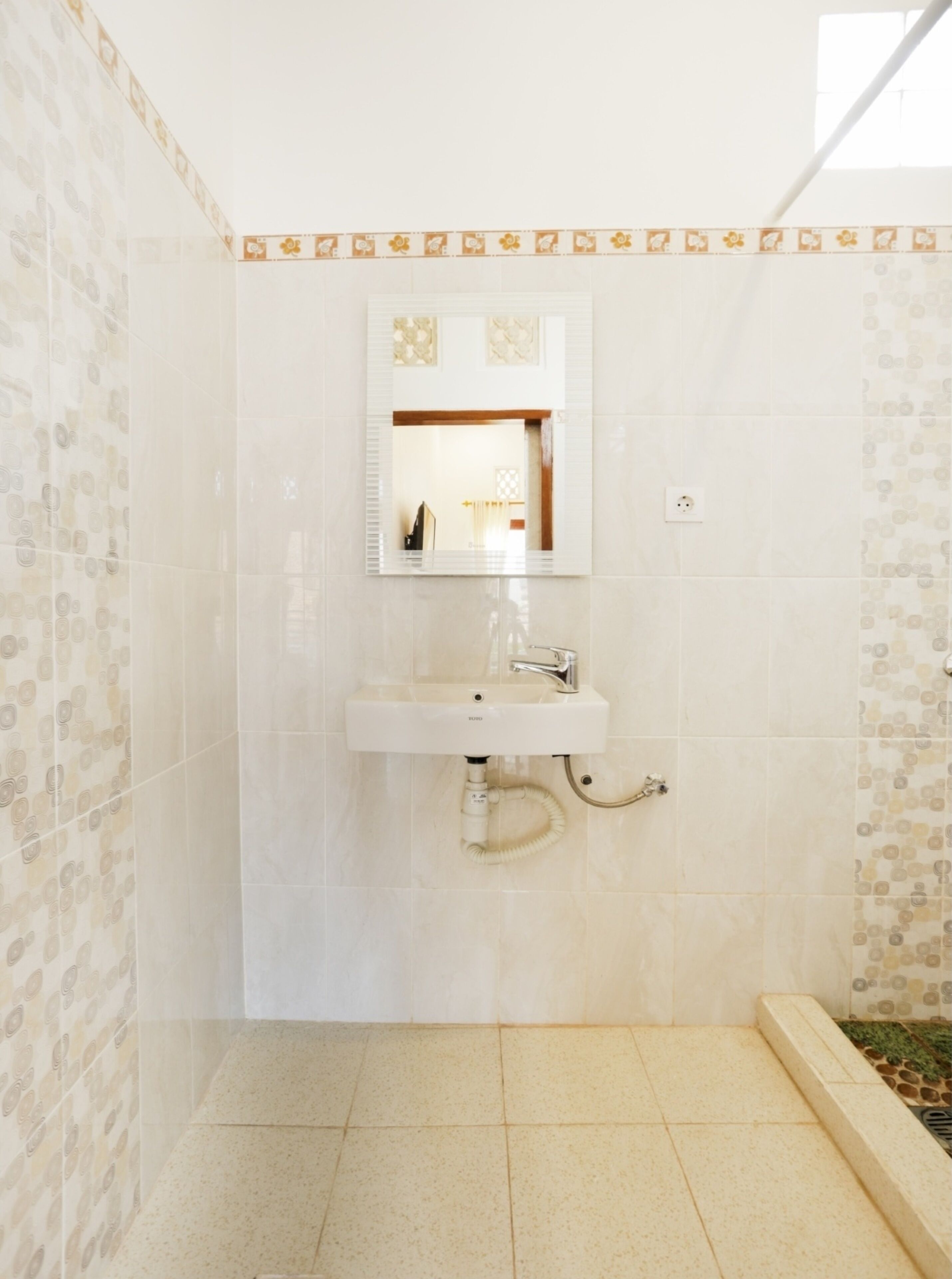 Ceria Guesthouse Seminyak by OYO Rooms
