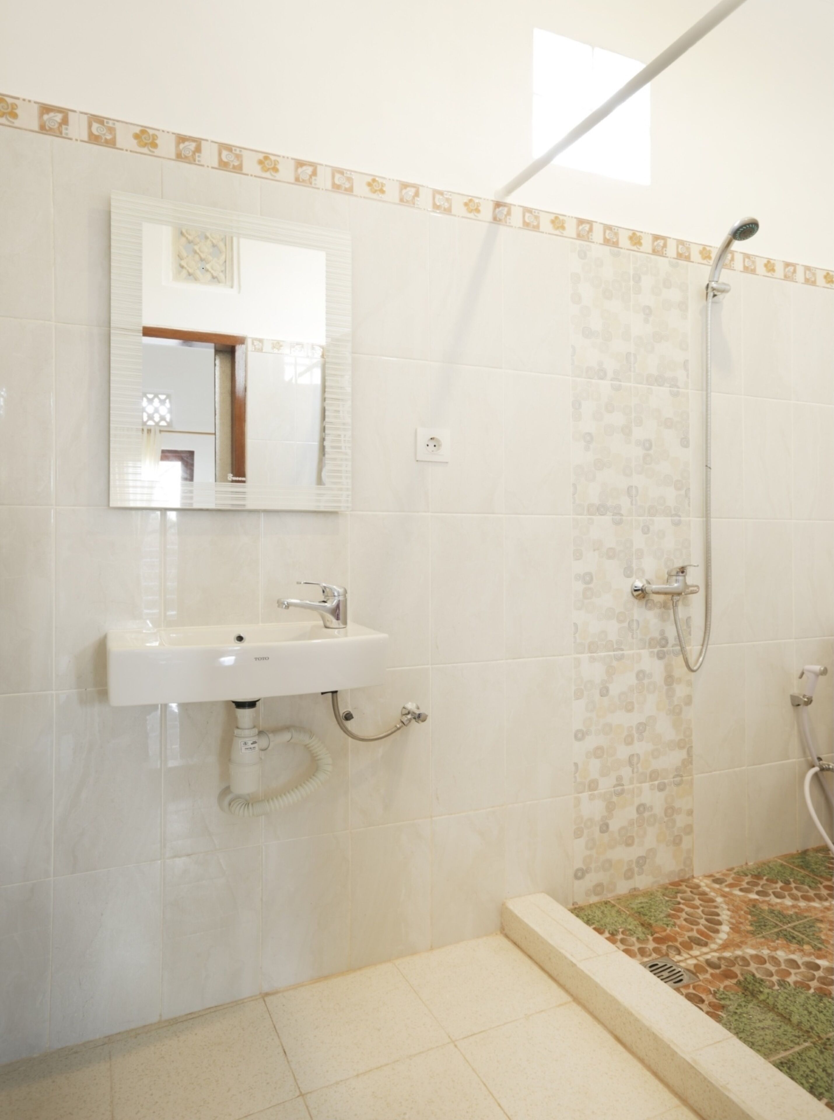 Ceria Guesthouse Seminyak by OYO Rooms
